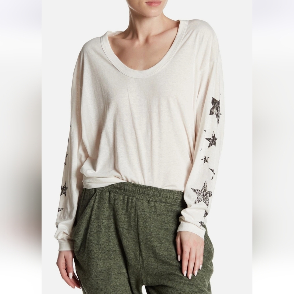 Free People Melrose Graphic Tee Long Sleeve ScoopNeck Crackle Stars XS White NWT - Picture 15 of 15